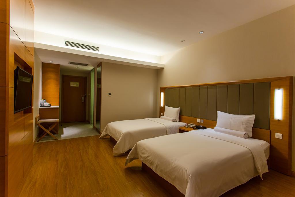 Ji Hotel Wuhan Guanggu Plaza Стая снимка